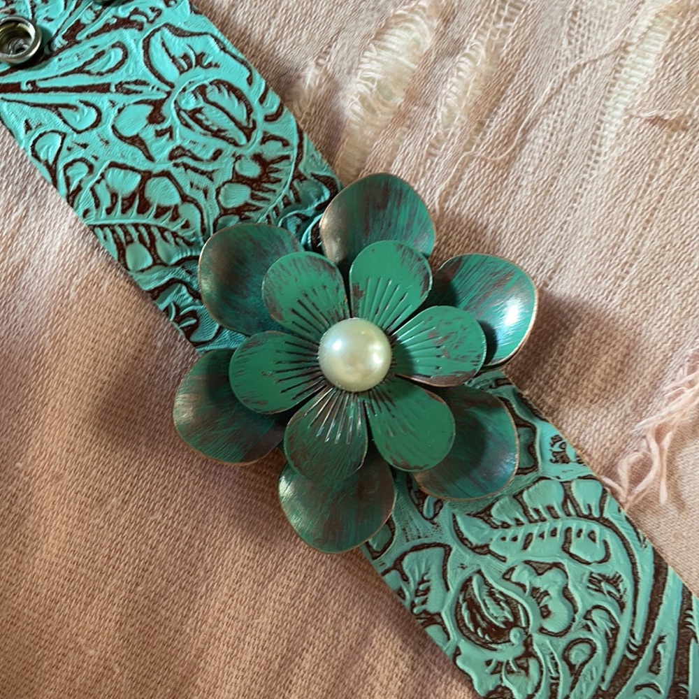 Hammered Leather/Copper Floral Bracelet